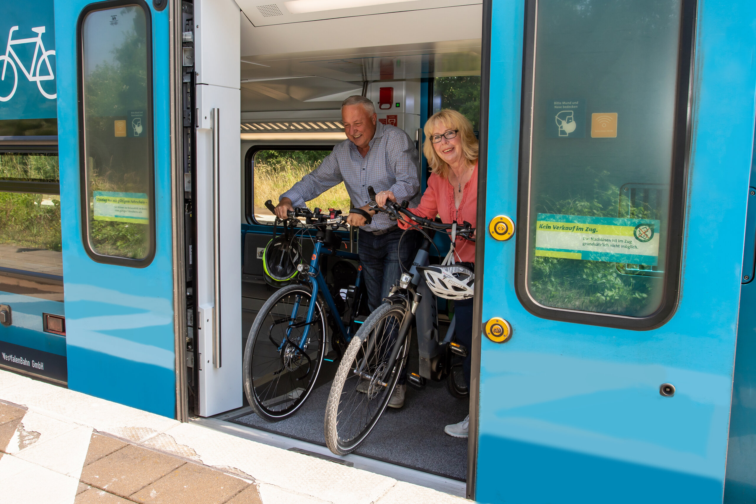 Problemlos lassen sich eigene Fahrräder im Zug mitnehmen