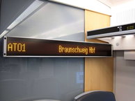 Fahrgastinformation im Zug: Liniennummer und Fahrziel