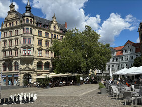 Der Kohlmarkt in der Innenstadt von Braunschweig ist ein beliebter und belebter Ort.