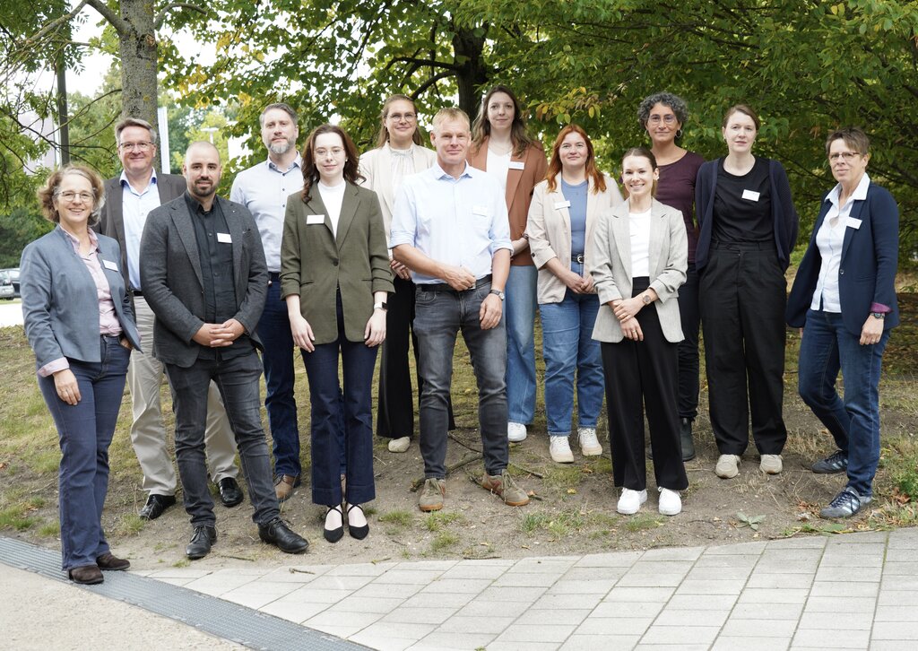 Auf dem Foto alle Referent*innen und Verantwortliche des Regionalverbandes
