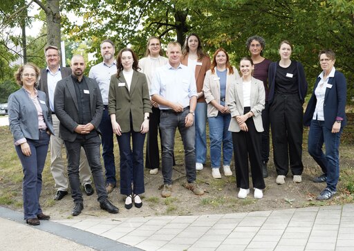 Auf dem Foto alle Referent*innen und Verantwortliche des Regionalverbandes